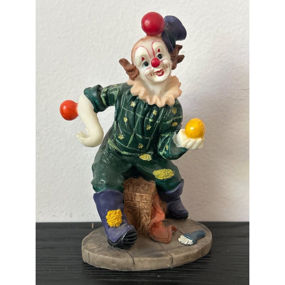 VTG 26CB Circus Clown Figurine Juggling Props Detailed Costume 6" Tall Whimsical